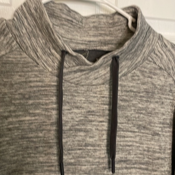 Elevated Gray Oxford Sweatshirt M - Picture 2 of 9